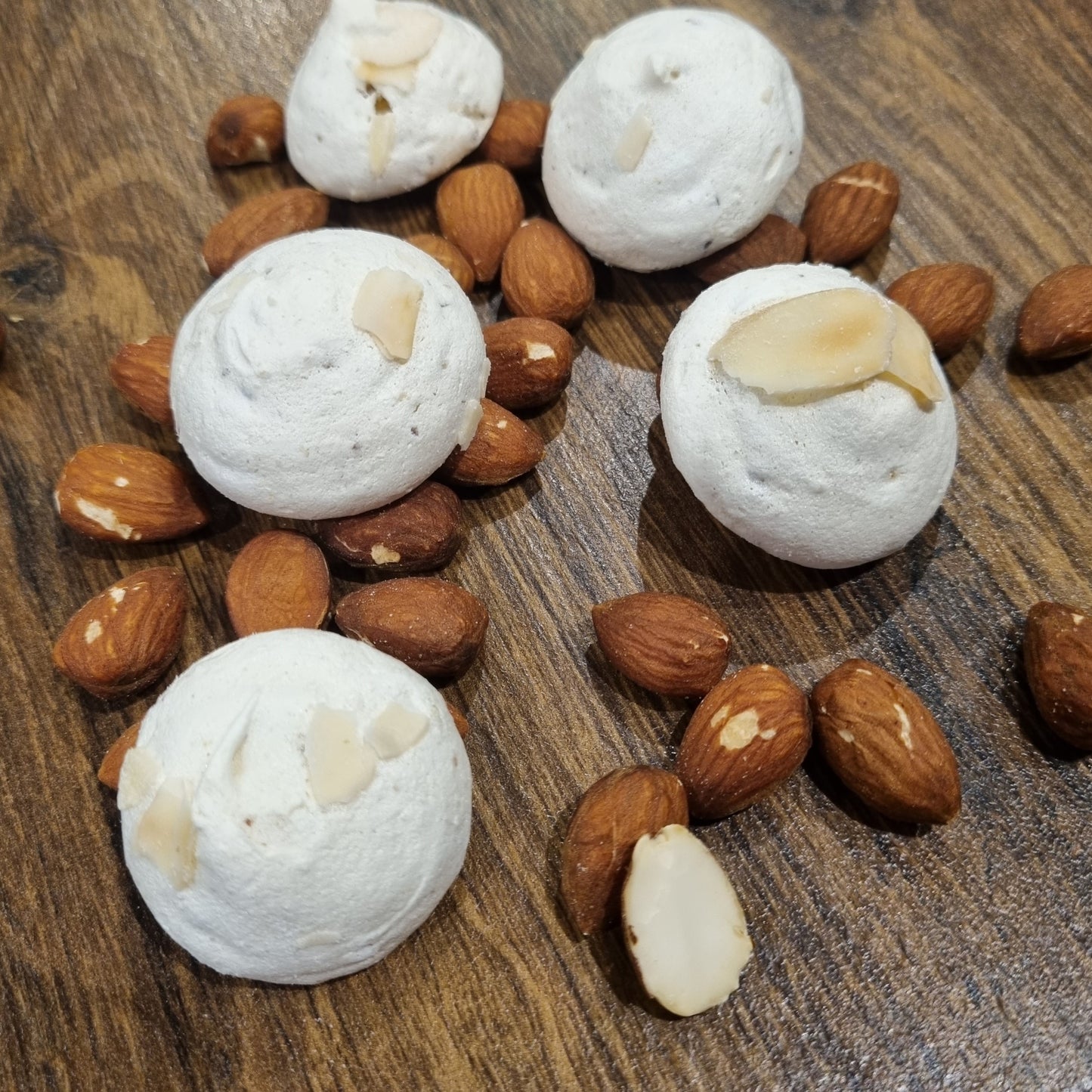 Meringues au amandes